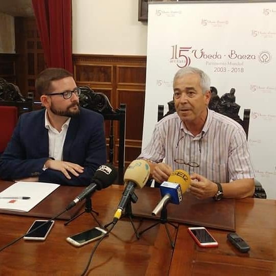 Hoy hemos presentado la digitalización de las actas del Cabildo Municipal de Úbeda entre los años 1461 y 1938. Una gran obra que se ha ido desarrollando desde el año 2008.
Ya las podéis consultar en la página web del Ayuntamiento de Úbeda.