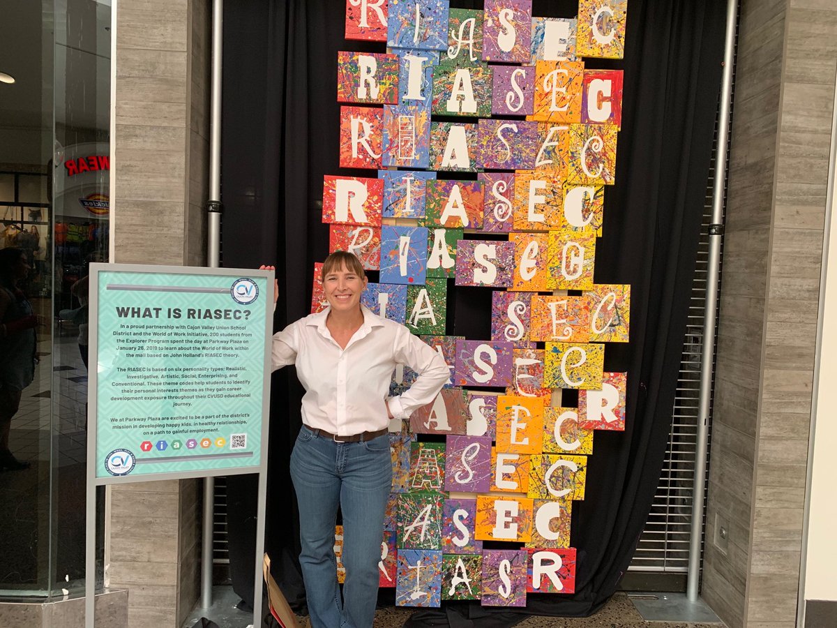 RIASEC at Parkway Plaza! It’s everywhere...are you ready for your future? #lobosvalientes #cajonvalley #CVworldofwork @bostonialanguage