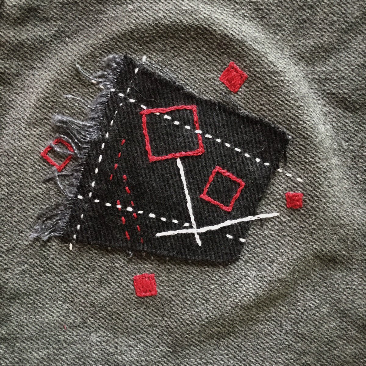 outtaherefolks's tweet photo. The embroidery projects continue. The first two are explorations in monochrome. The last one was made using salvaged warp threads &amp; rags from my grandfathers 30+ yr old Rag-rug, I’d just repaired. All on vintage denim. #embroidery #abstractart #abstract #handembroidery #reuse https://t.co/v8paUg8cWF