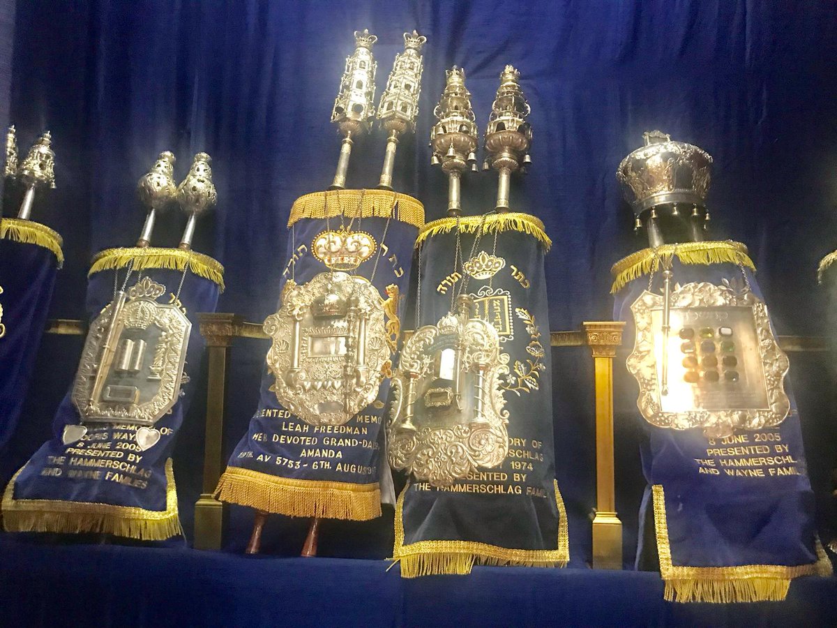 SikhSgsl's tweet photo. Southfields Gurdwara sangat enjoyed trip to the Synagogue today to mark 550th birth anniversary of our first Guru, Guru Nanak Dev ji. It was truly  an enlightening experience indeed. #gn550 #gurunanakdevji #sikhism #sw18 #bevismarkssynagogue #interfaith #friendship @SikhSgsl https://t.co/7BB1KqS35A