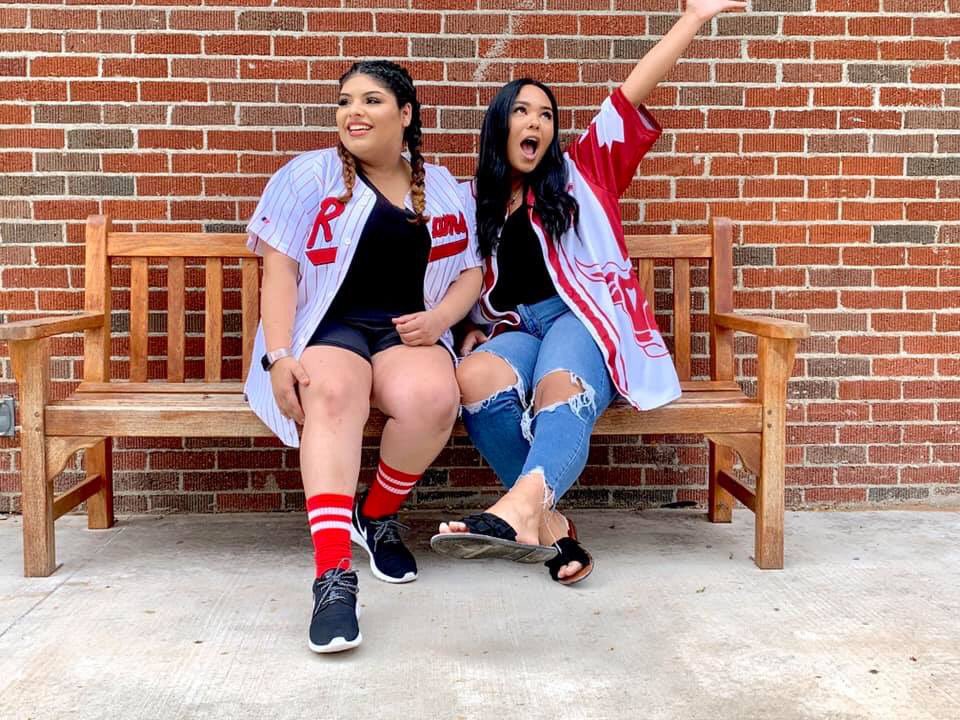 enmuzta's tweet photo. We missed our sisters so much! #ENMUZTA #GoZTA #ZetaTauAlpha #JerseyDay https://t.co/ESeZVm9zpq
