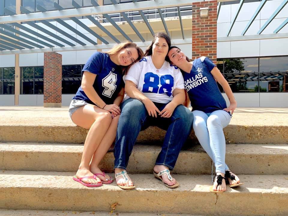 enmuzta's tweet photo. We missed our sisters so much! #ENMUZTA #GoZTA #ZetaTauAlpha #JerseyDay https://t.co/ESeZVm9zpq