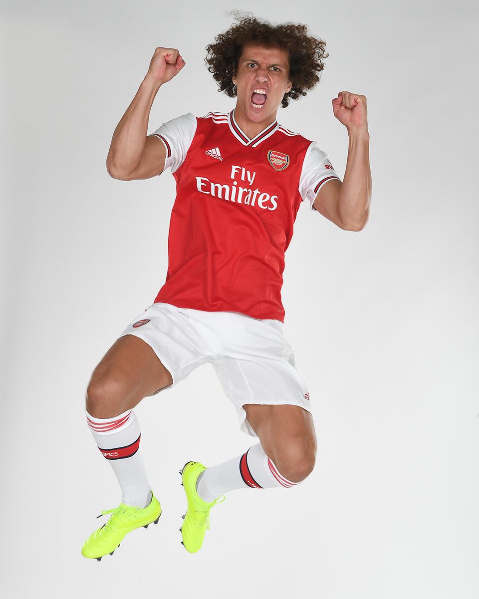brfootball's tweet photo. David Luiz is hyped 😂📸 https://t.co/YJf5zSk0QJ