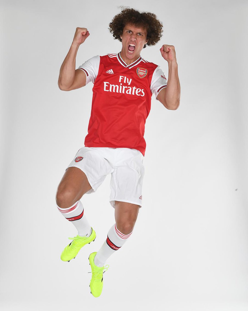 brfootball's tweet photo. David Luiz is hyped 😂📸 https://t.co/YJf5zSk0QJ