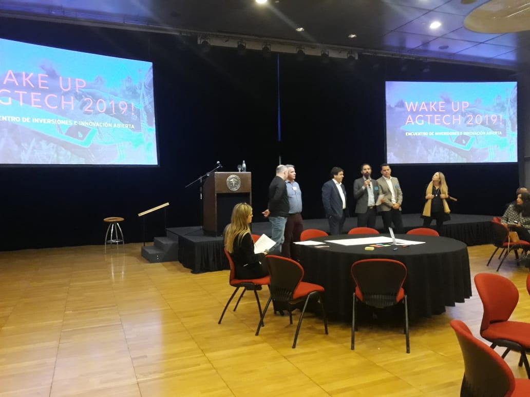 nanninitech's tweet photo. Hoy en la jornada Wake Up AGTECH 2019 en la Bolsa de Comercio de Rosario @BCRprensa
🌐#BCRInnova #WakeUpAgTech #semanaagtech2019 #AgtechWeek
#nanninitech #eventos #servicios #Tecnologia https://t.co/AEIDXDsCkt