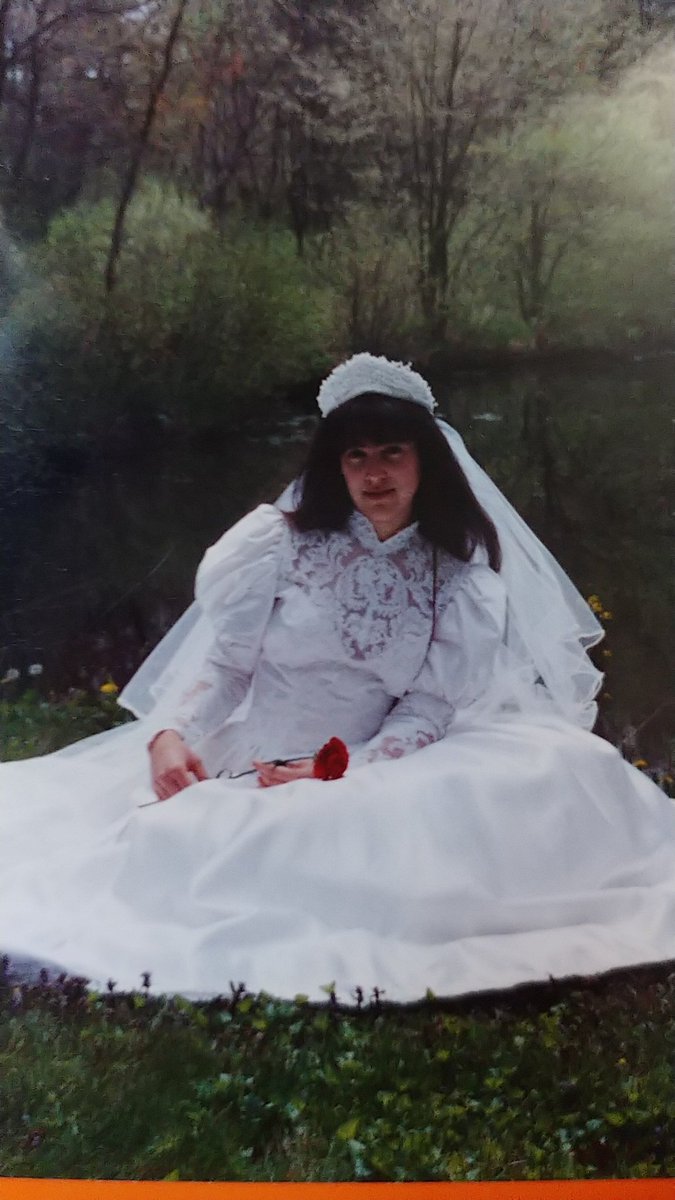 Julia_VeLace's tweet photo. Throwback thursday today is dedicated to my Mom and her post wedding photo shoot with her gown in her backyard https://t.co/eLIUIoqvxd