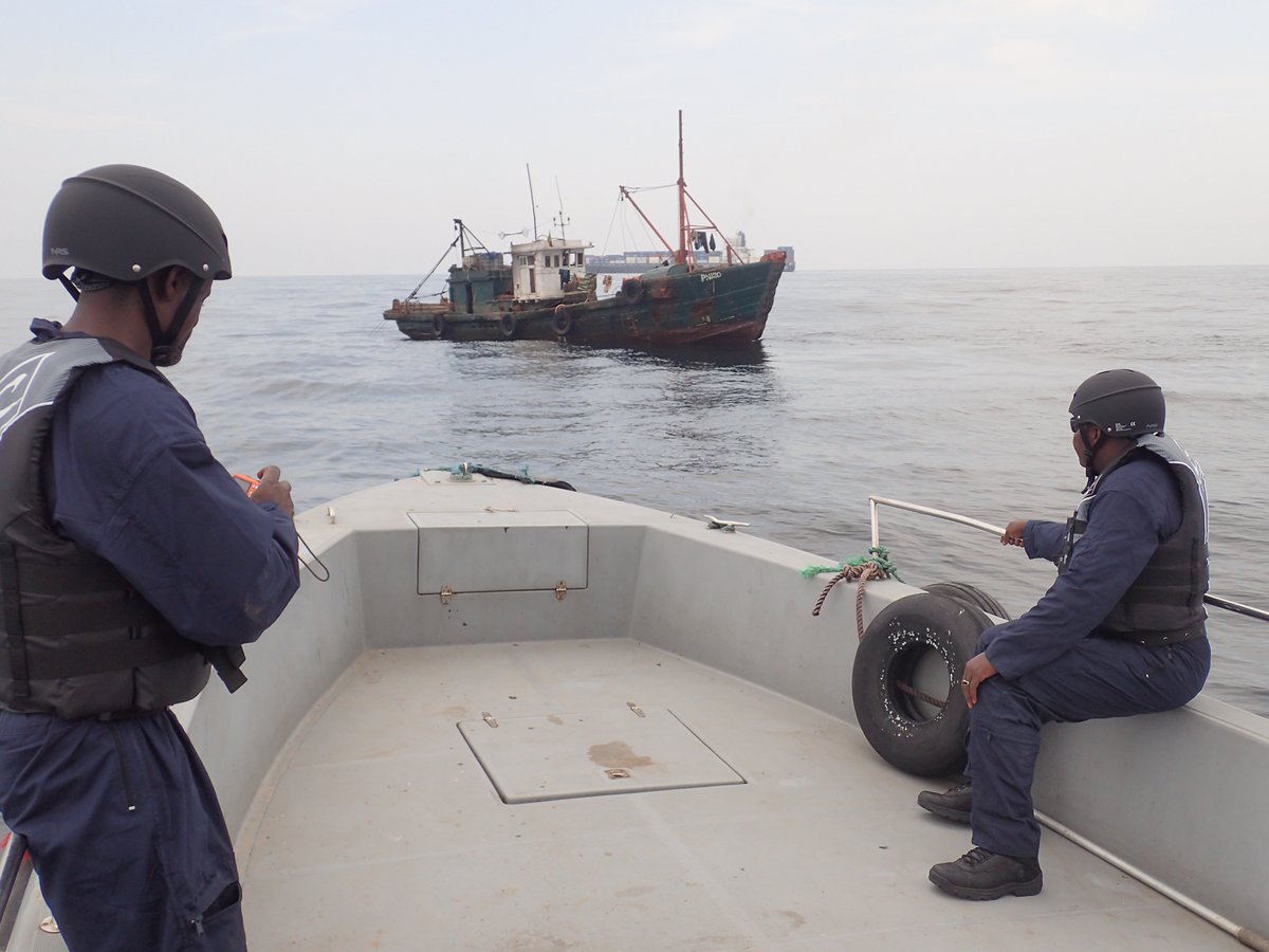 SMARTCnsvTools's tweet photo. In 2018, @wcs_congo began working with Govt of Congo to implement #SMART to combat illegal, unreported, &amp; unregulated fishing along the coast of Congo. #SMART2018 Annual Report https://t.co/arewmNbqq8 📷 @wcs_congo #IUU #MPA #ocean .@WCSocean .@TheWCS https://t.co/CFpvCNQEJu