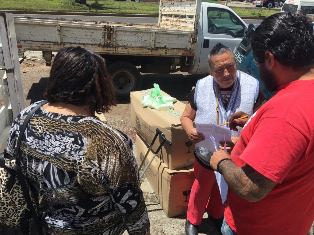 AscensoC's tweet photo. A través del programa #HidalgoTeNutre se entregan los módulos de hidroponía en las localidades de #RojoGómez y #LaCañada.
@omarfayad 
@SEDAGRO_HIDALGO 
@Car_Muniz https://t.co/SrvmyMBVNd