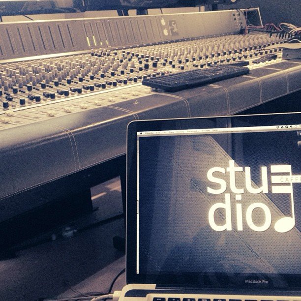 StudioCaffe's tweet photo. The Vibes are flowing!!! https://t.co/Xxg2WmNU03