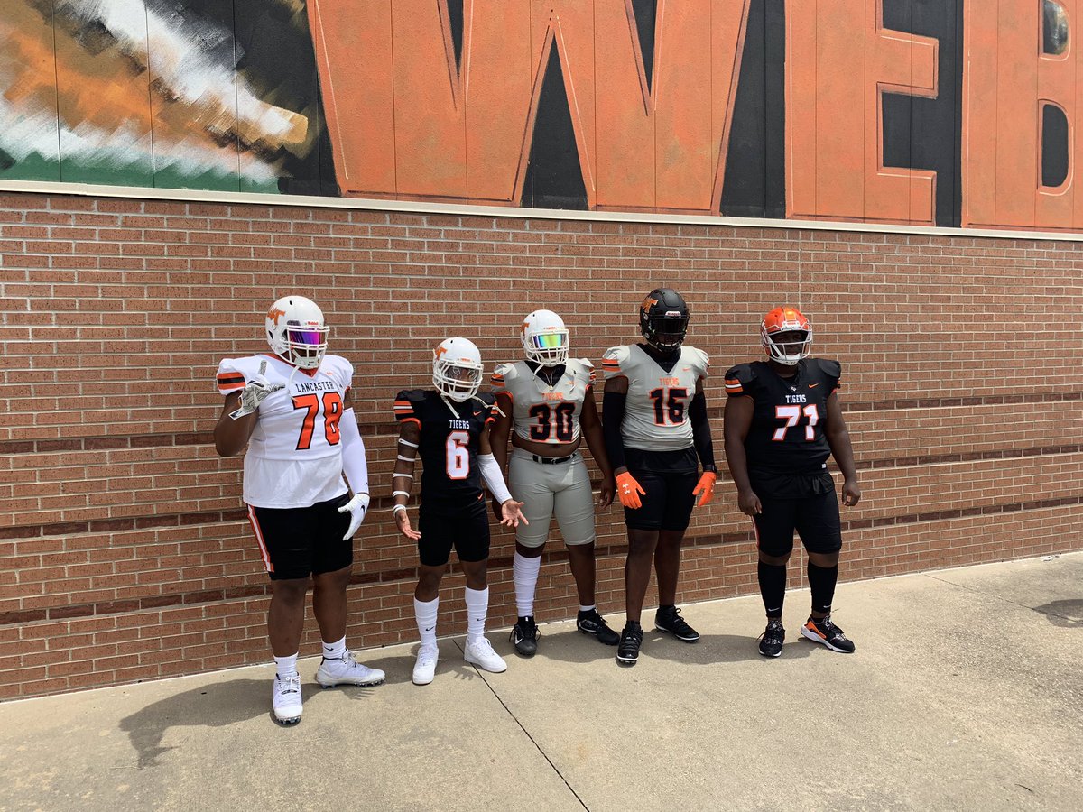 TrayveonNewton1's tweet photo. New Look New L #LforState🤙🏾 https://t.co/nfukiYSNTZ