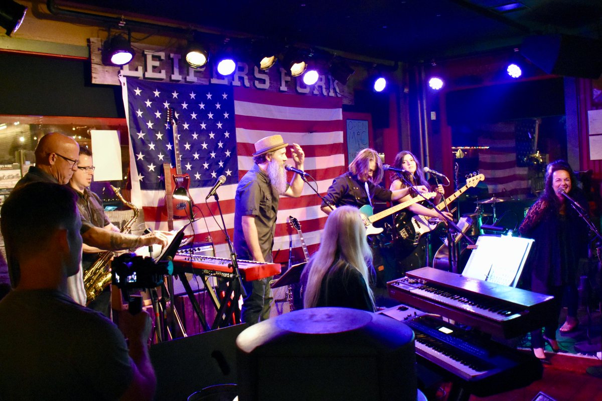 Make your reservations now for our August 30th show (+ TV taping) @puckettsleipersfork! 615/794-1308