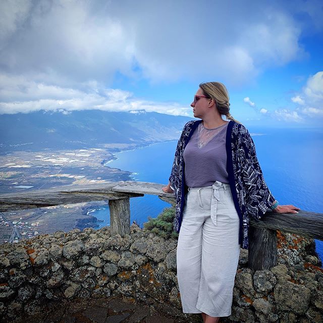 GlobalMary's tweet image. My favorite two things are mountains and the sea. My favorite things to do when I travel are diving 🧜‍♀️ and hiking 🥾 These two are super difficult to combine, because of the pressure and altitude. Simply saying, after diving you shouldn’t climb any hill… ift.tt/2KD94Ii