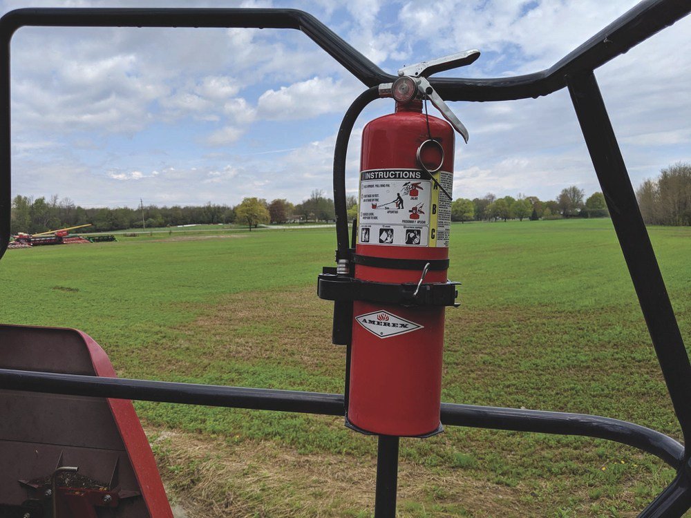 How to reduce your fire risk when in the field. #ontag farmtario.com/machinery/how-…
