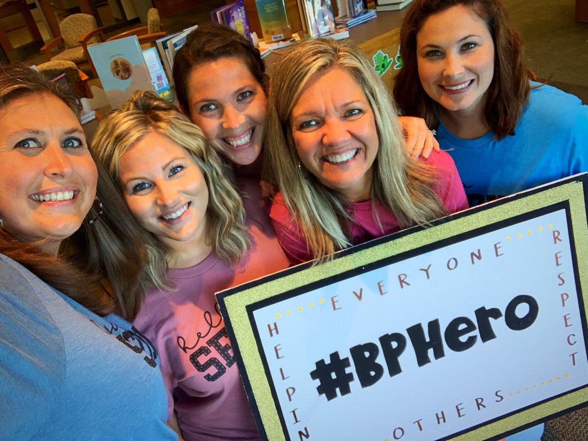ShannaMingee's tweet photo. ❤️❤️❤️ Kicking off the school year with a team of superheroes! 🦸‍♀️ 🦹🏻‍♀️🦸🏻‍♀️@bp_mustangs #BPHero https://t.co/uCSBwZL1jt