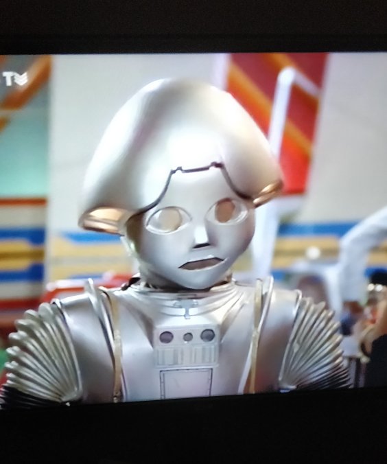 SymposiastUK's tweet photo. I've got the best TV on!! #NameThatSeries #ForcesTV https://t.co/kj045Ijzl0