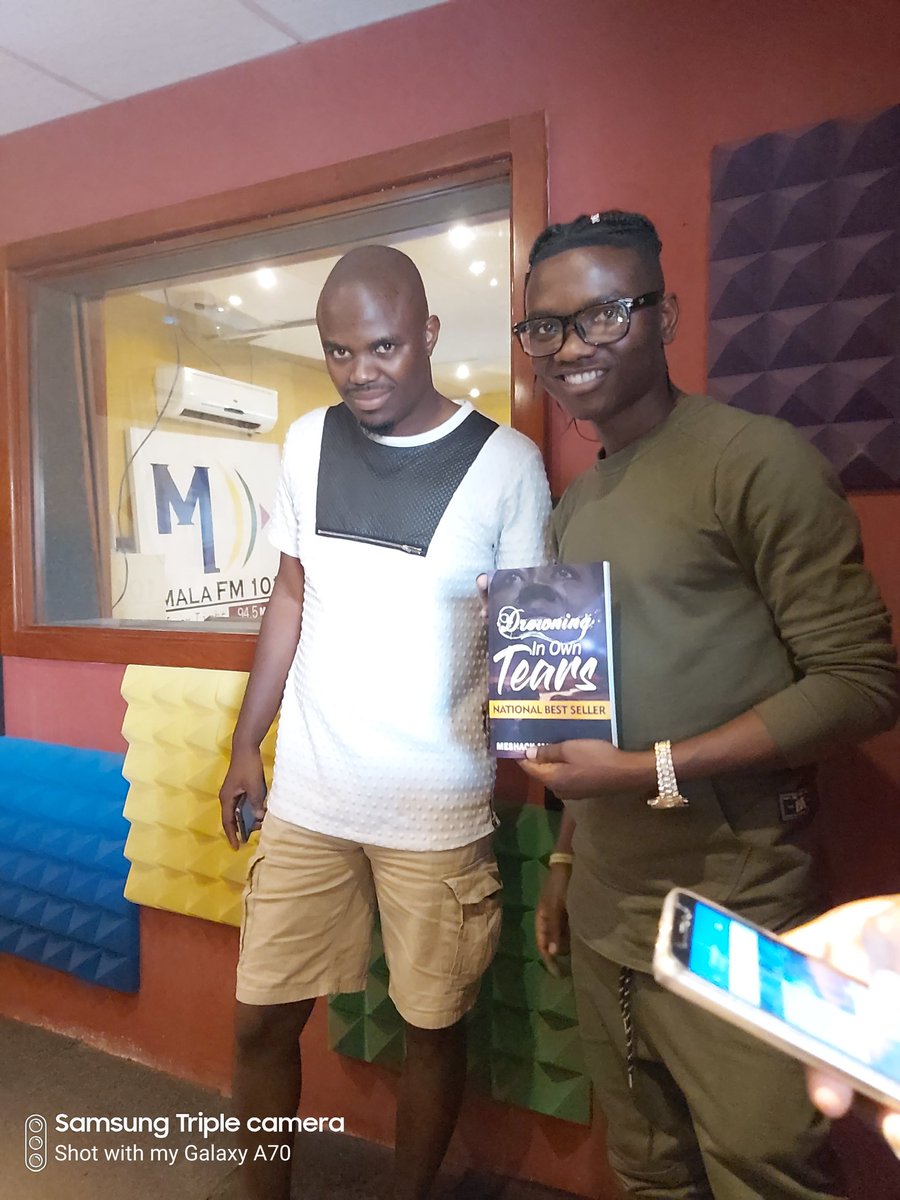 southafricandly's tweet photo. Earlier on in an interview at #MalaFM with @hennyctprince and @XilondaMali https://t.co/OJApj5KzF0