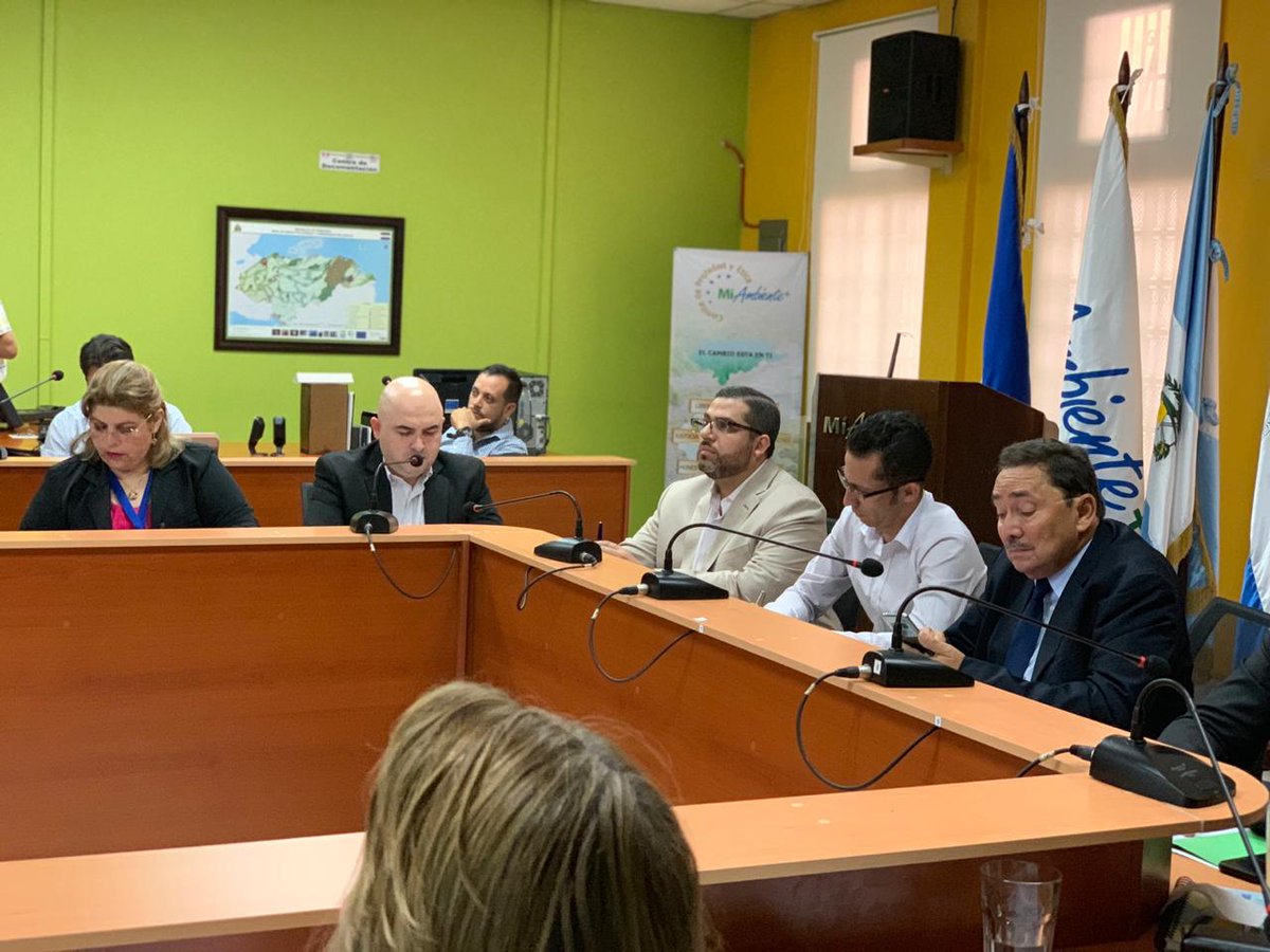 sernaHN's tweet photo. #MiAmbiente a través del #ProyectoREDD+ presentó avances y logros a sus socios estratégicos @ICFHonduras, #CONPAH , @FAOHonduras #FUNDACIÓNVIDA, @CancilleriaHN y @PNUDHN, #FCPF (Forest Carbon Partnership Facility) @ONUMedioAmb.
@theGEF @JoseAGaldames @JuanOrlandoH @EyC_HND https://t.co/N07KJSyOAD