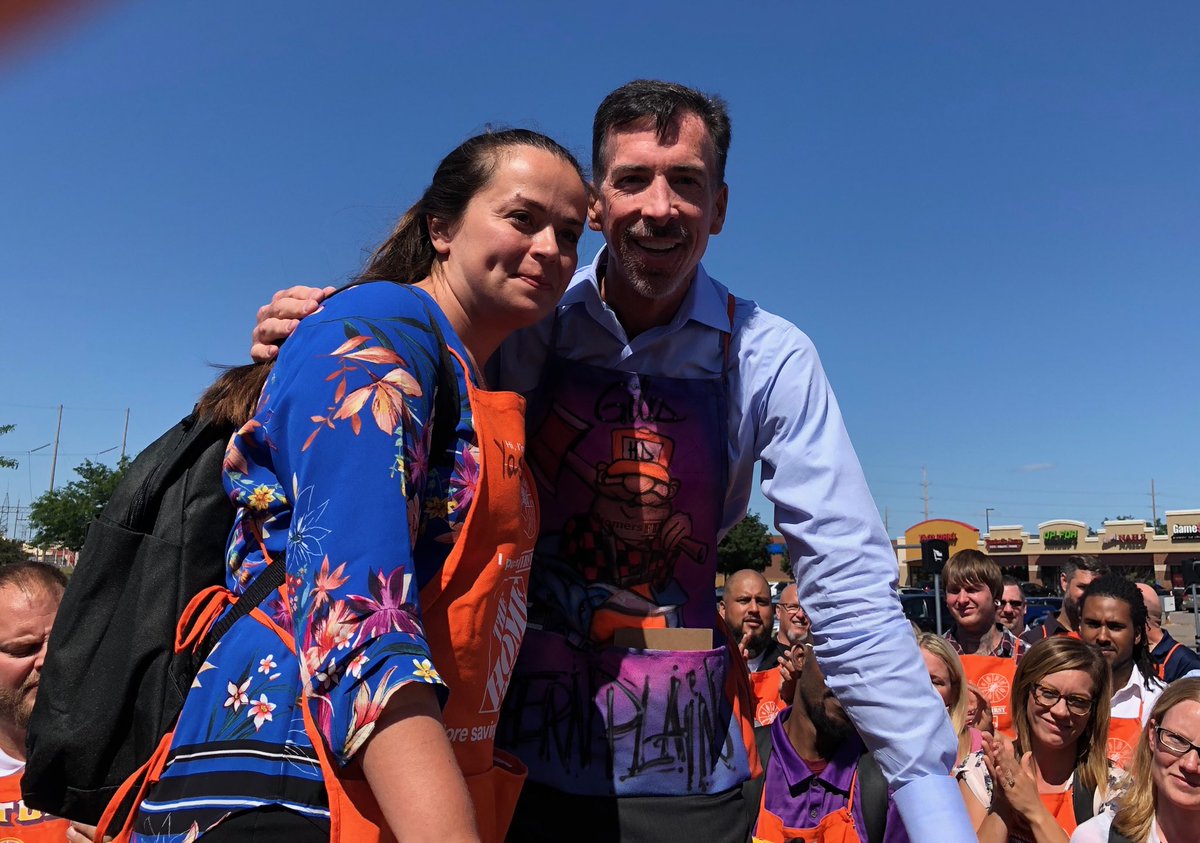 Executive Homer Badge for Yasena Russell at 281 Elk River for living our values.