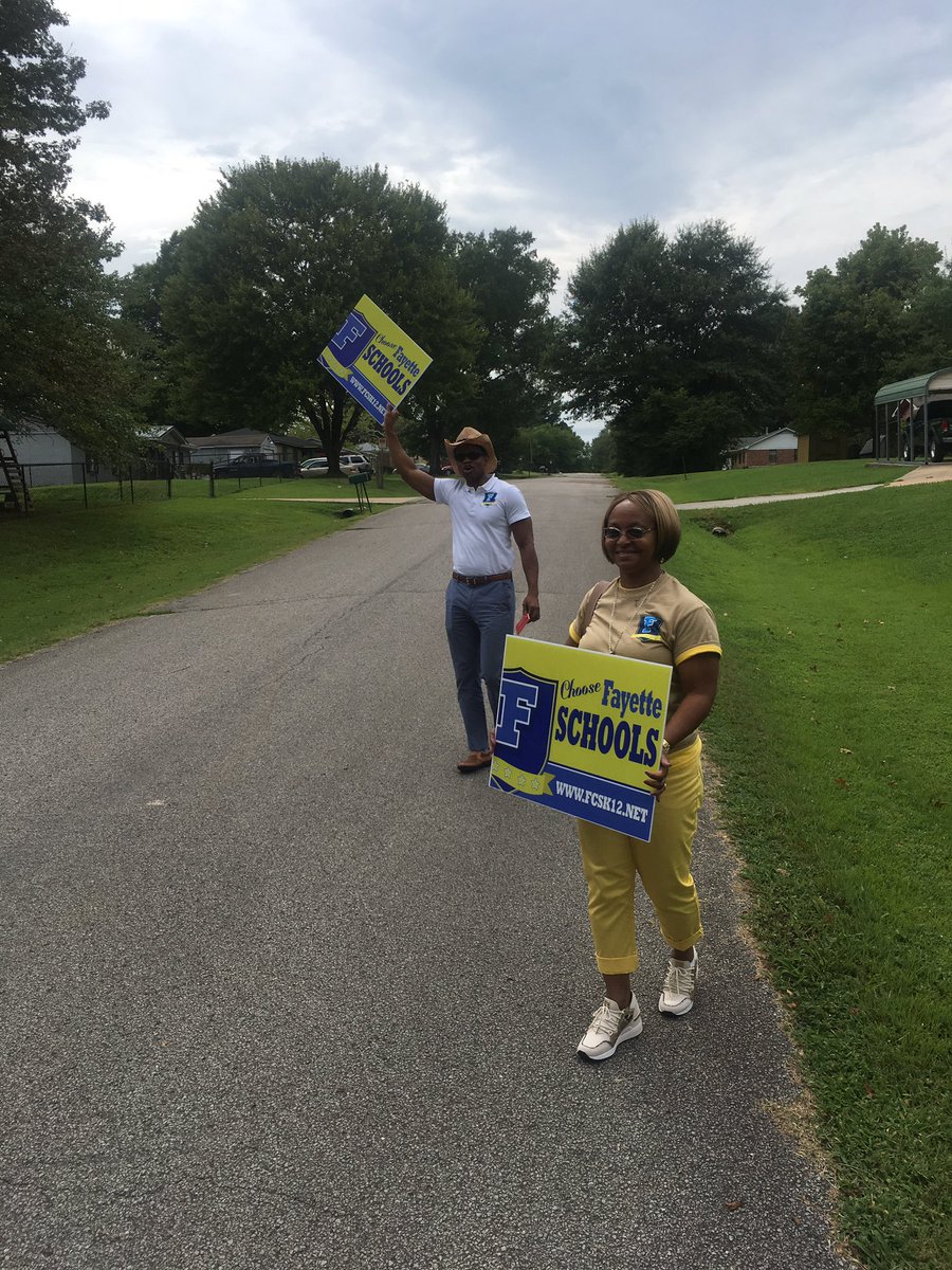 giftedfcps's tweet photo. CAB is campaigning today! #choosefcps @suptking https://t.co/1EFeuwEDBe