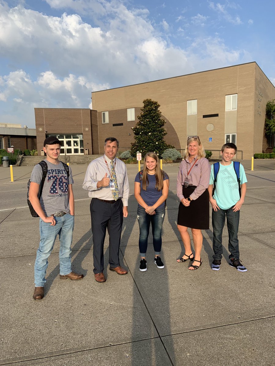 HendersonSchool's tweet photo. Mrs. Stanley stopped by all our schools and departments yesterday to celebrate the first day of school #hcsfirstday @MargannaStanley https://t.co/RIKRkOxltK