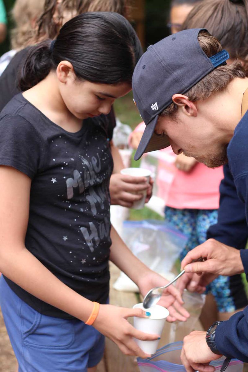 LutherwoodOR's tweet photo. After picking some delicious berries at Detering Orchards on Tuesday, our Explorer on the Farm campers made berry crumble cakes over a campfire fire. They had a wonderful time enjoying their homemade treats!

#60yearsoflutherwood #LifeTogether #whatsgoodatlutherwood https://t.co/w8VyalhNaL