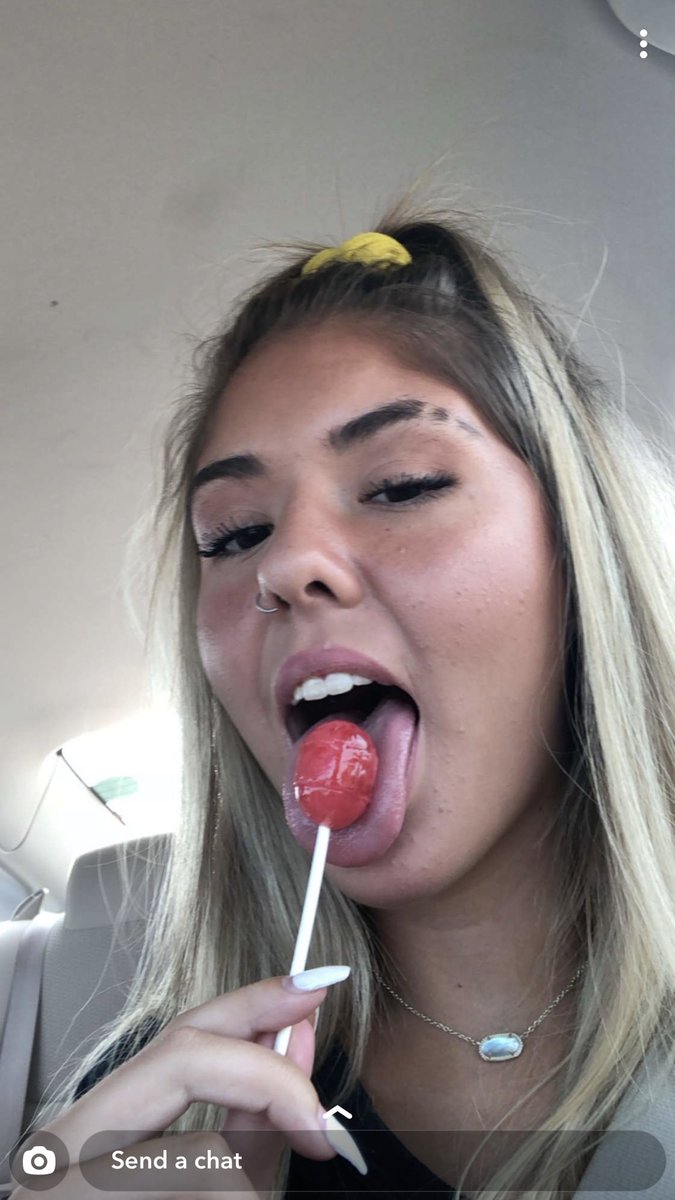 leliamac14's tweet photo. Y’all look at my fine ass best fried #gobitch https://t.co/lM0IWijZYX