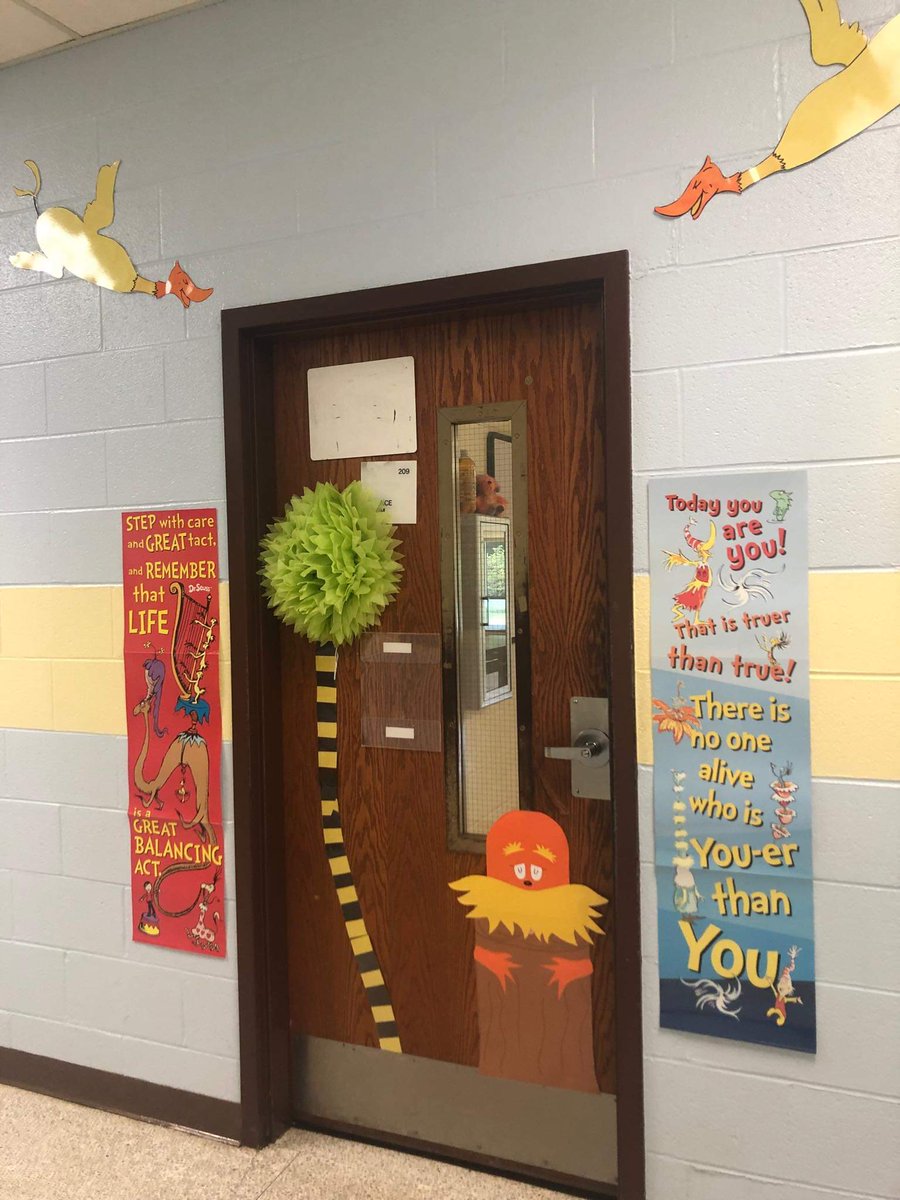 leannfstout's tweet photo. Work in progress: a welcoming classroom entry!💓#mes_wildcats #bathschoolsrock https://t.co/Tx6C72QFWb