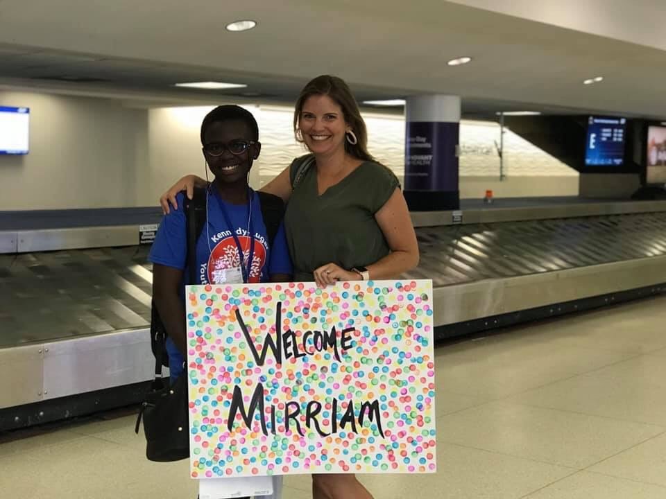 AFSUSA's tweet photo. Now arriving: the newest members of your family! ✈️🌎❤️
https://t.co/dnO0aQpHA6
#AFSArrivals2019 #firstarrivals #interculturalexchange #afsusa #afseffect #passpeaceforward #studyabroad #exchangestudent https://t.co/KneqydOVHy