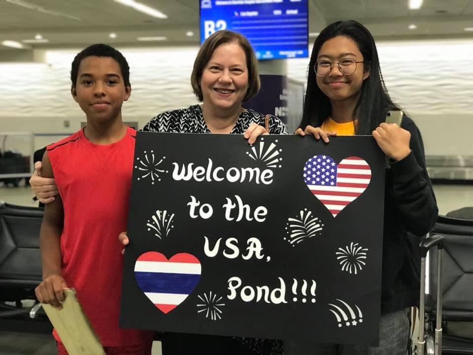 AFSUSA's tweet photo. Now arriving: the newest members of your family! ✈️🌎❤️
https://t.co/dnO0aQpHA6
#AFSArrivals2019 #firstarrivals #interculturalexchange #afsusa #afseffect #passpeaceforward #studyabroad #exchangestudent https://t.co/KneqydOVHy