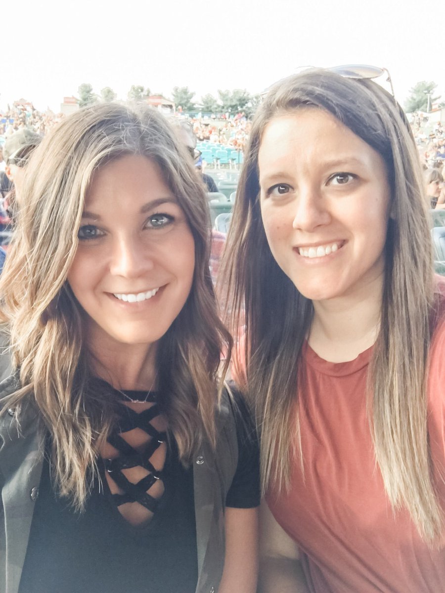 _KatieGirl_xo's tweet photo. Still reliving last night 😍 Two majors bands checked off my concert bucket list. So worth getting home at 3AM and having to go to work today 🙃 @train @googoodolls 
#train #googoodolls #keybankpavilion #concertjunkie #bucketlist https://t.co/s8blJUaP3V