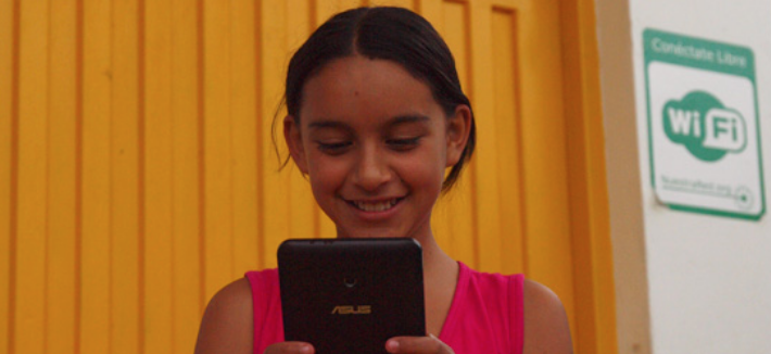 Colnodo's tweet photo. Felicitamos a @NuestraRedOrg por ser uno de los proyectos seleccionados para los premios @programafrida 2019 con su trabajo de #RedesComunitaras #RedesMesh Conoce más sobre ellos en https://t.co/it02caAe95 https://t.co/FZeQpfcBmG