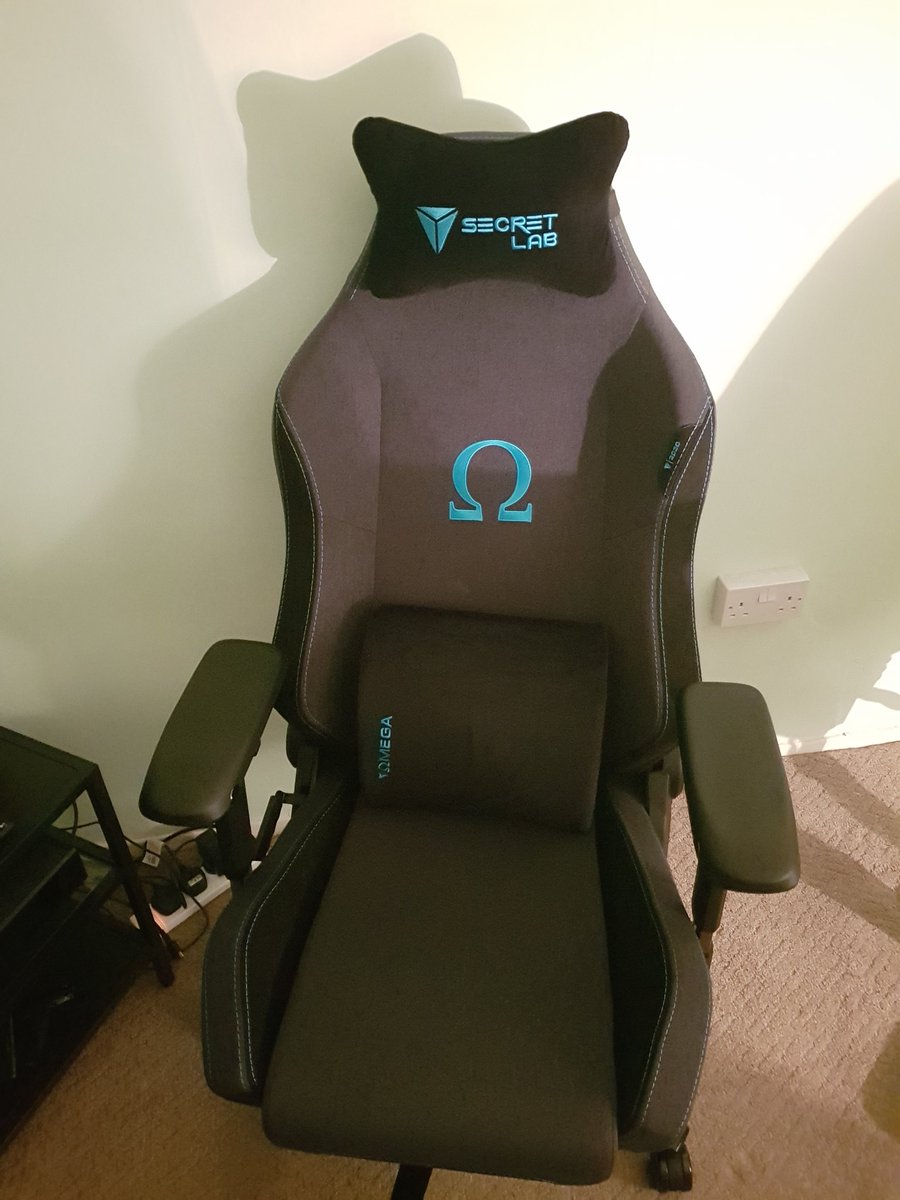 AlexPB1990's tweet image. Love my new #secretlab chair!!!
