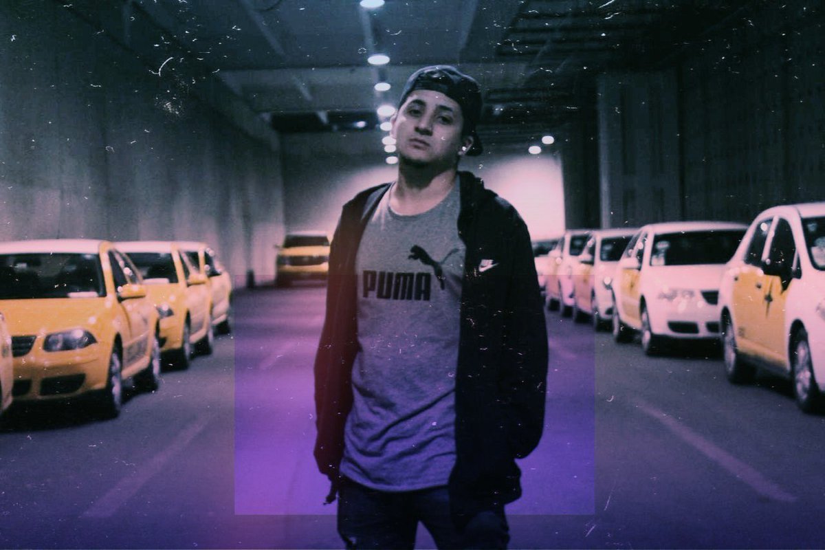 Giulyflow1's tweet photo. La cima no está arriba, está adentro. 🙌
.
📸 @broken_0nes 
.
.
.
#frase #dheformer #rap #music #calle #street #puma #nike #instagram #flow #effect #argentina #mexico #quilme https://t.co/vE9t2eMESp