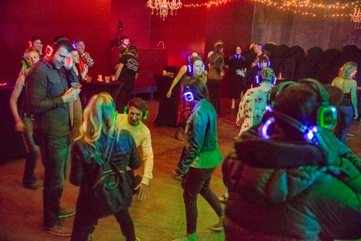 JazzAspen's tweet photo. Keep the party going after John Mayer &amp; join us for our Silent Disco After Party! Tix are $20+fees &amp; all proceeds go to benefit the JAS/ JFMAF scholarship fund! MUST HAVE A SAT LABOR DAY TIX TO JOIN! Get here: https://t.co/KbTeF80czI
Brought to you in partnership w/ @silentevents https://t.co/iyzuakNwgQ