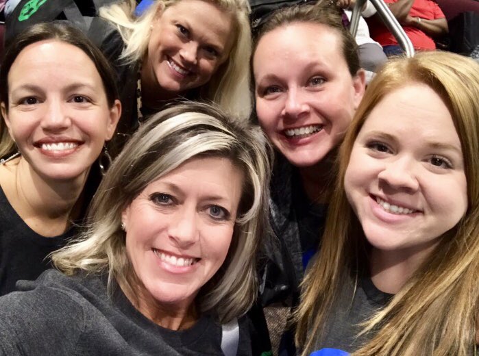 Cmarcrum1's tweet photo. It’s going to be a Great Year!  #colliervilleschoolsrock  #Back2SchoolKickoff  #teachtheville #GoDRAGONS  #TaraO @ Collierville High School https://t.co/yxFaZPkvVs