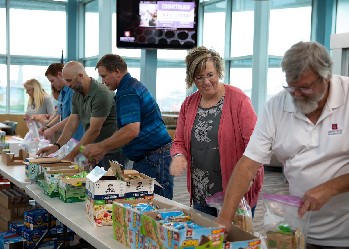 Davistechcolleg's tweet photo. Today our staff put together 500 pantry packs to support the Bountiful Food Pantry's No Hunger Zone initiative. 1 in 5 children in Davis School District are food insecure, and these packs are sent home with them on Fridays to help bridge the meals they will miss.
#davistech https://t.co/5PXX4pVtde