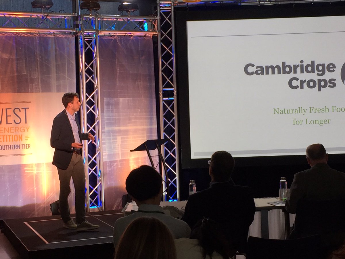 NYSERDA's tweet photo. Day 2 at the #76West semifinals is a wrap!
19 entrepreneurs and innovators from around the world came to @binghamtonu yesterday and today to pitch why their #cleantech startups should win up to $1 million. Good luck to all the applicants! #STSoaring https://t.co/vnjGwsugry