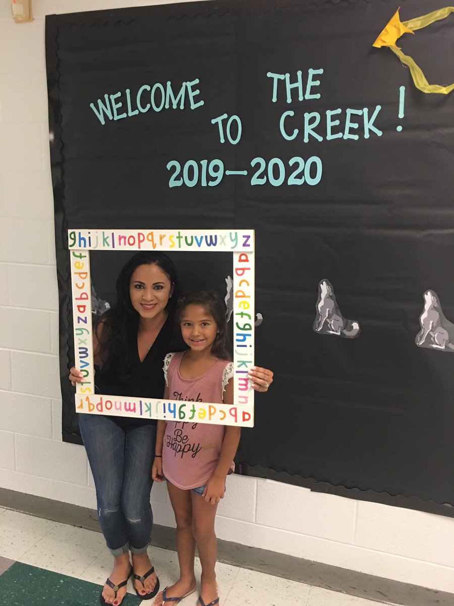 Wardlow_rr's tweet photo. Taking time to make memories at The Creek @WindingCreekES #Back2SCPS19 #WCESH_H #WindingCreekES https://t.co/4eEYoF2r5n