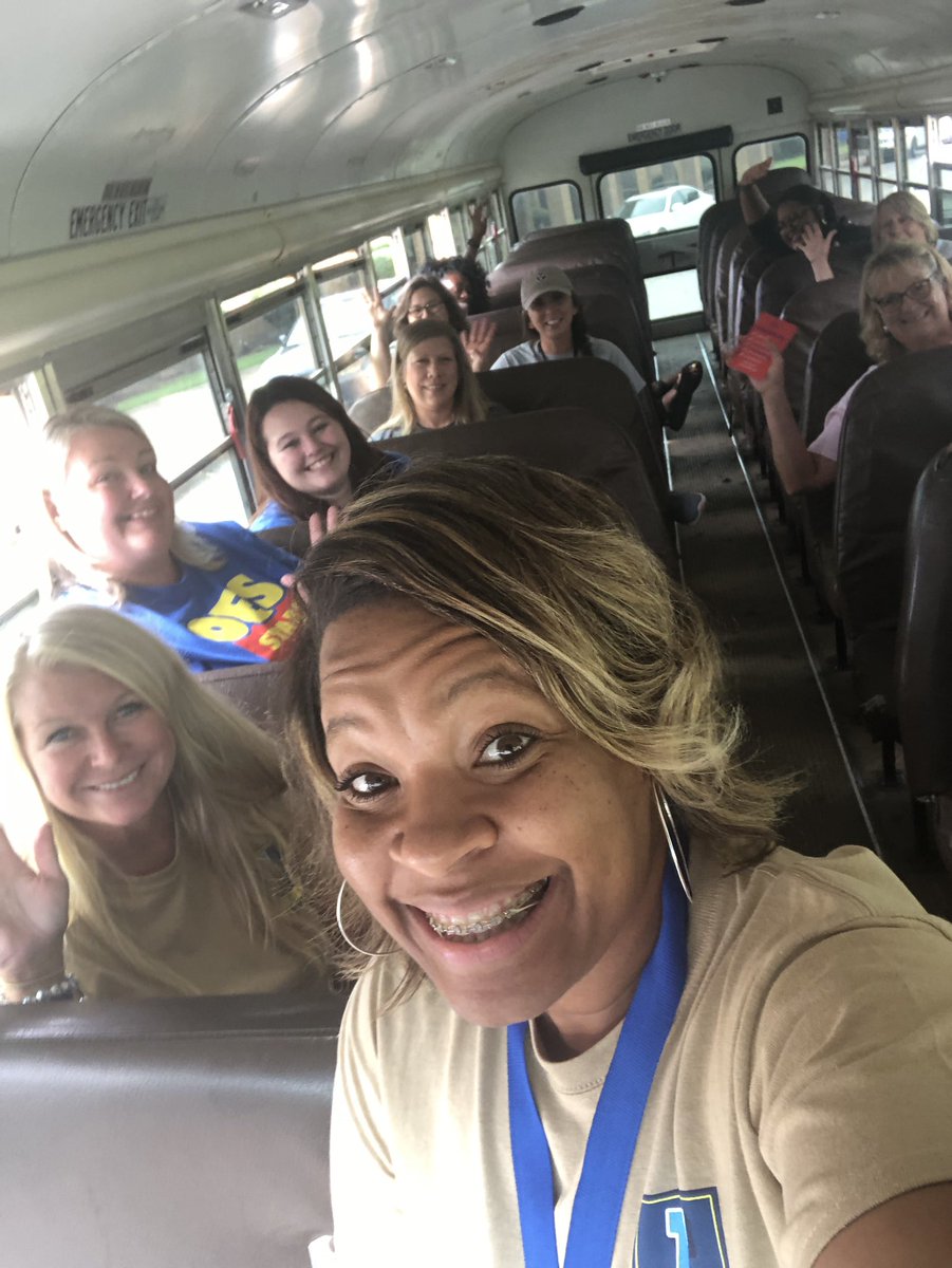 OESrockSTARS's tweet photo. Now, the BEST campaigning group has hit the bus and ready to hit the pavement! It’s safe to say that you truly have a friend in us! #ChooseFCPS @suptking https://t.co/IdgxSJmNdS