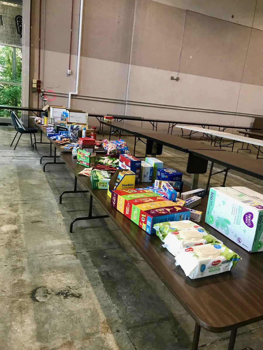 Steeveblr's tweet photo. All set to ship these care packages to 10 activity duty military folks! we thank you for your service! #Iwork4Dell #DurhamTechnologiesCenter #DellERG https://t.co/0yntTs2UFR
