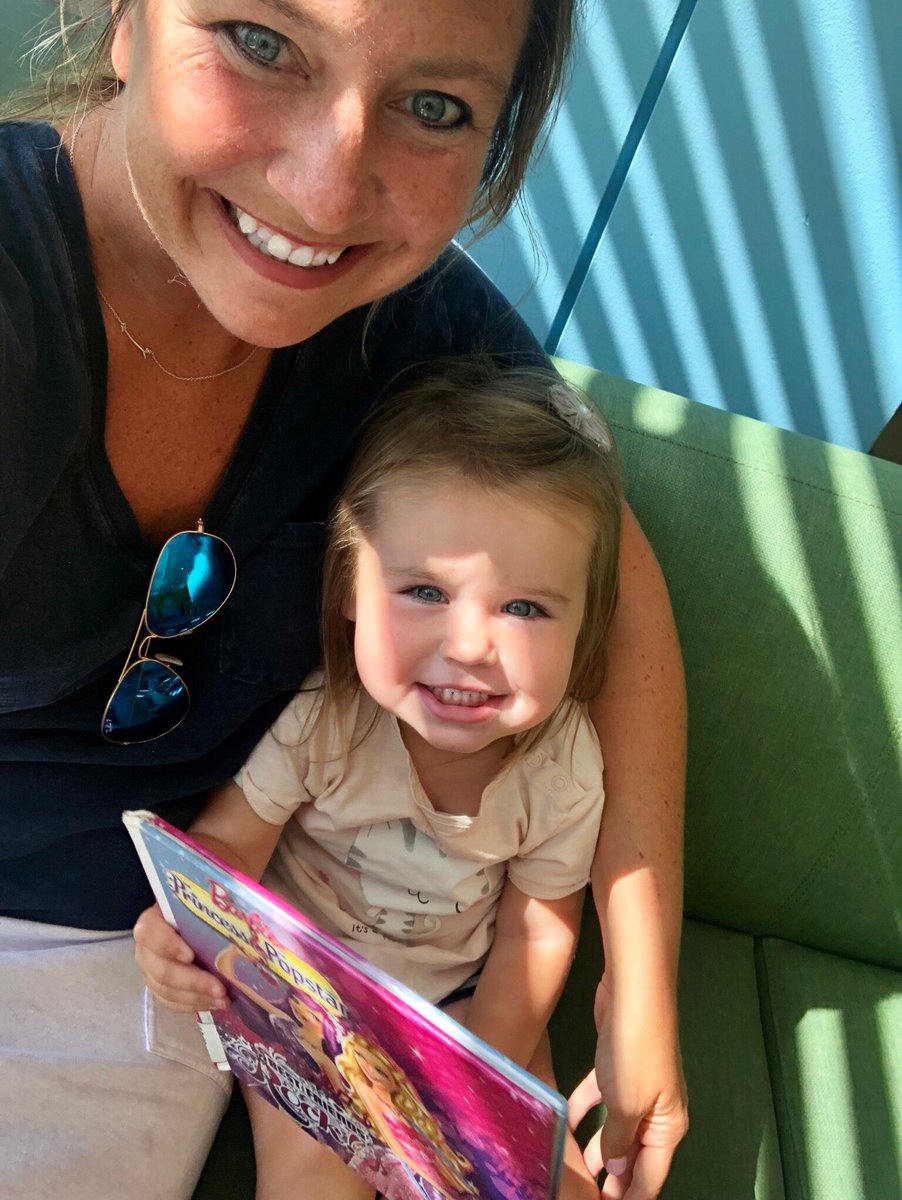 Mrs. Longardner is WILD ABOUT READING at the library with daughter Leena! 📚👧🏼☀️#SneakInAFewMoreSummerDays #WTShines @Szo_Long