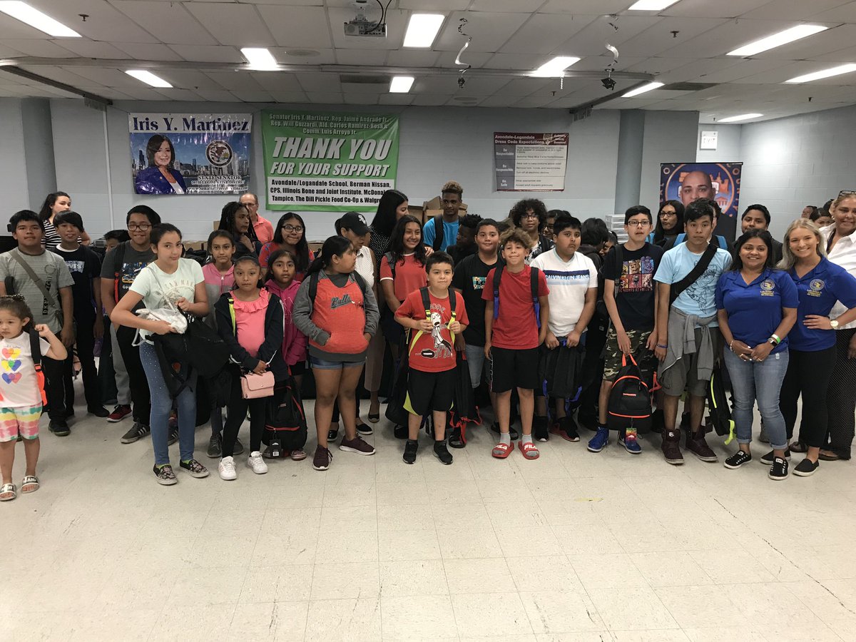 chicityclerk's tweet photo. A great turn out to family and residents that came by to @senirismartinez @AndradeRep40 Family Wellness / #BackToSchool Fair today. Glad to also have met some residents as they came to #UnlockChicago with CityKey! https://t.co/CNqTVtBu2K
