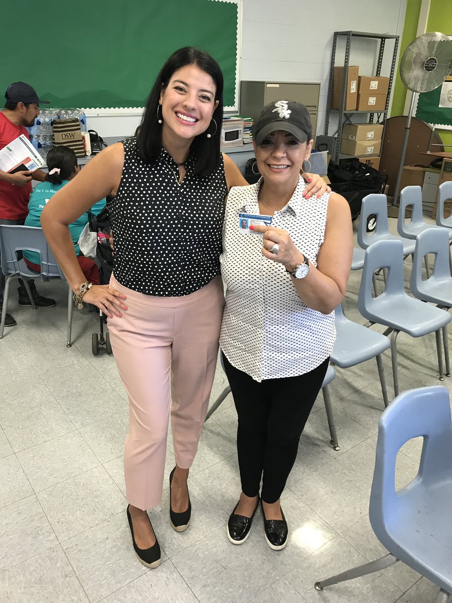 chicityclerk's tweet photo. A great turn out to family and residents that came by to @senirismartinez @AndradeRep40 Family Wellness / #BackToSchool Fair today. Glad to also have met some residents as they came to #UnlockChicago with CityKey! https://t.co/CNqTVtBu2K