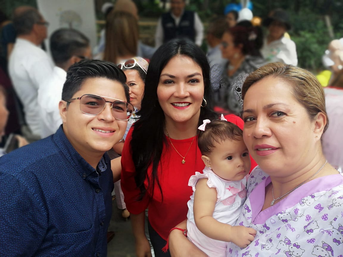 GrovEric19's tweet photo. #Distrito09D07| El día de hoy participamos en el Cierre de la Semana Mundial de Lactancia Materna, compartiendo con @catalinaandramu Ministra de Salud y @eduardostay Coordinador Zonal 8.
#LactanciaMaternaSí
#MSPdeTodosyParaTodos https://t.co/N93V3m7bL3