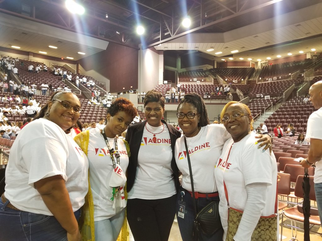 sharita_nicole's tweet photo. #WeAreAldine #SWOOOP💕 https://t.co/jiOviJhWGL