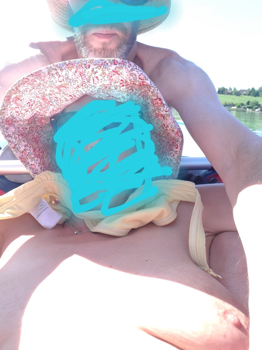 chickencouple2's tweet photo. A rare pic of Mr whilst I was sunbathing https://t.co/qDC4WiJ2U2