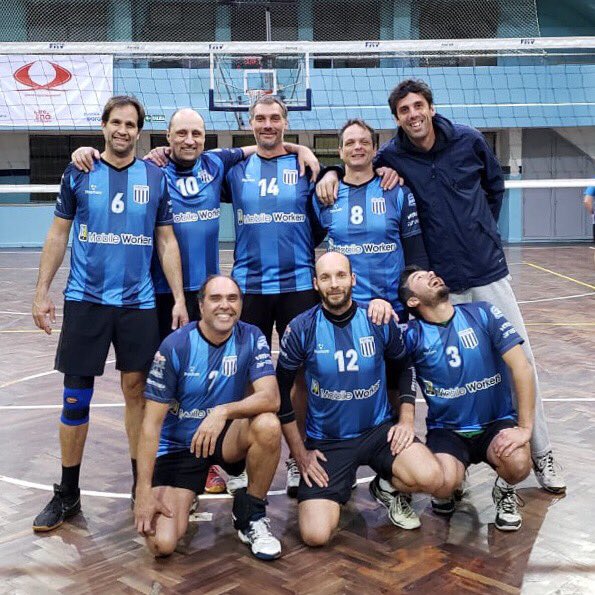 ThoriumInd's tweet photo. El maxivóley del club 12 de Octubre estrenando indumentaria Thorium 🔷💪🏼🏐
#FeelPro https://t.co/HYc9owI2h1
