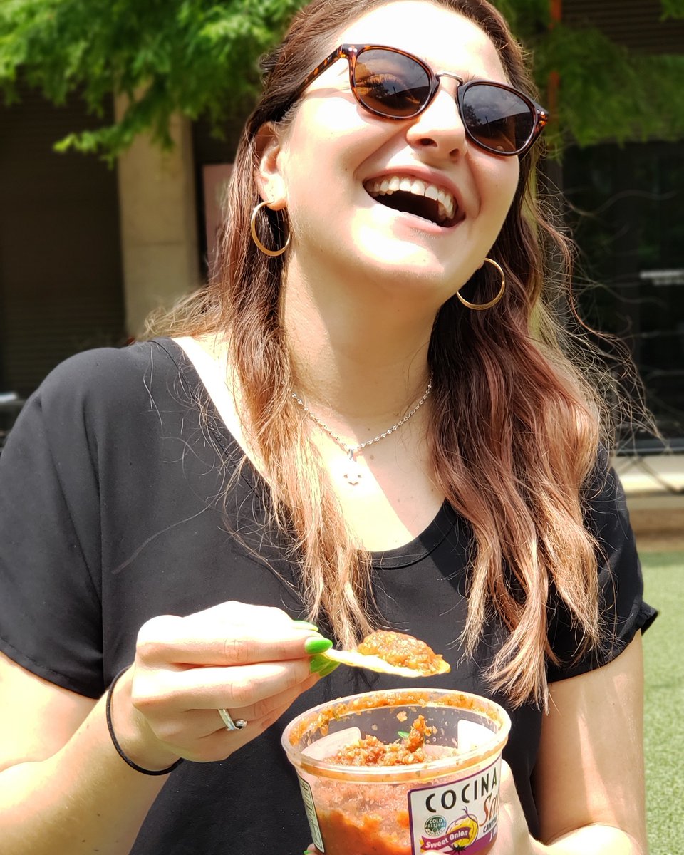 CocinaFresca's tweet photo. It's National #HappinessHappens Day and we've got a smile for miles 😁

Sharing some fresh Cocina Fresca Salsa makes us happy, but what makes you happy? Let us know! Sharing is caring 🌶 https://t.co/lcPEdZyNsU