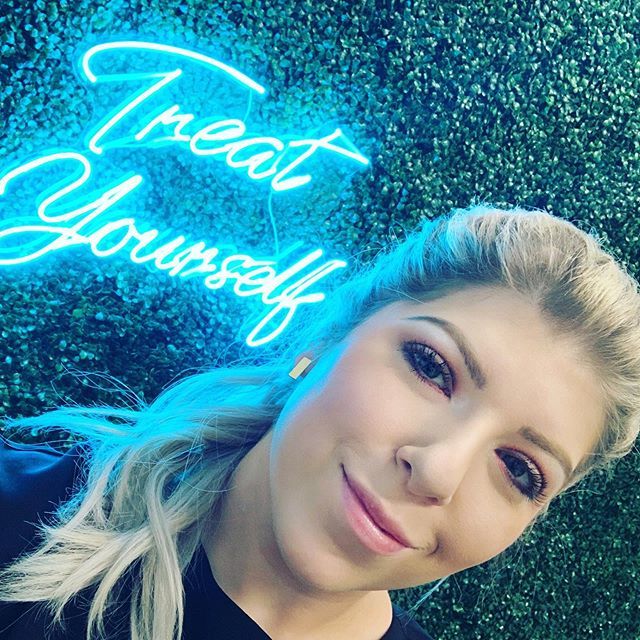 YourStyleBoss's tweet photo. Selfie in MY salon in front of my plant wall!!! #treatyourself #selfie #plantwall #neonlight #potd #happy #hairsalon #louisvillesalon https://t.co/IYAGgSnWJw