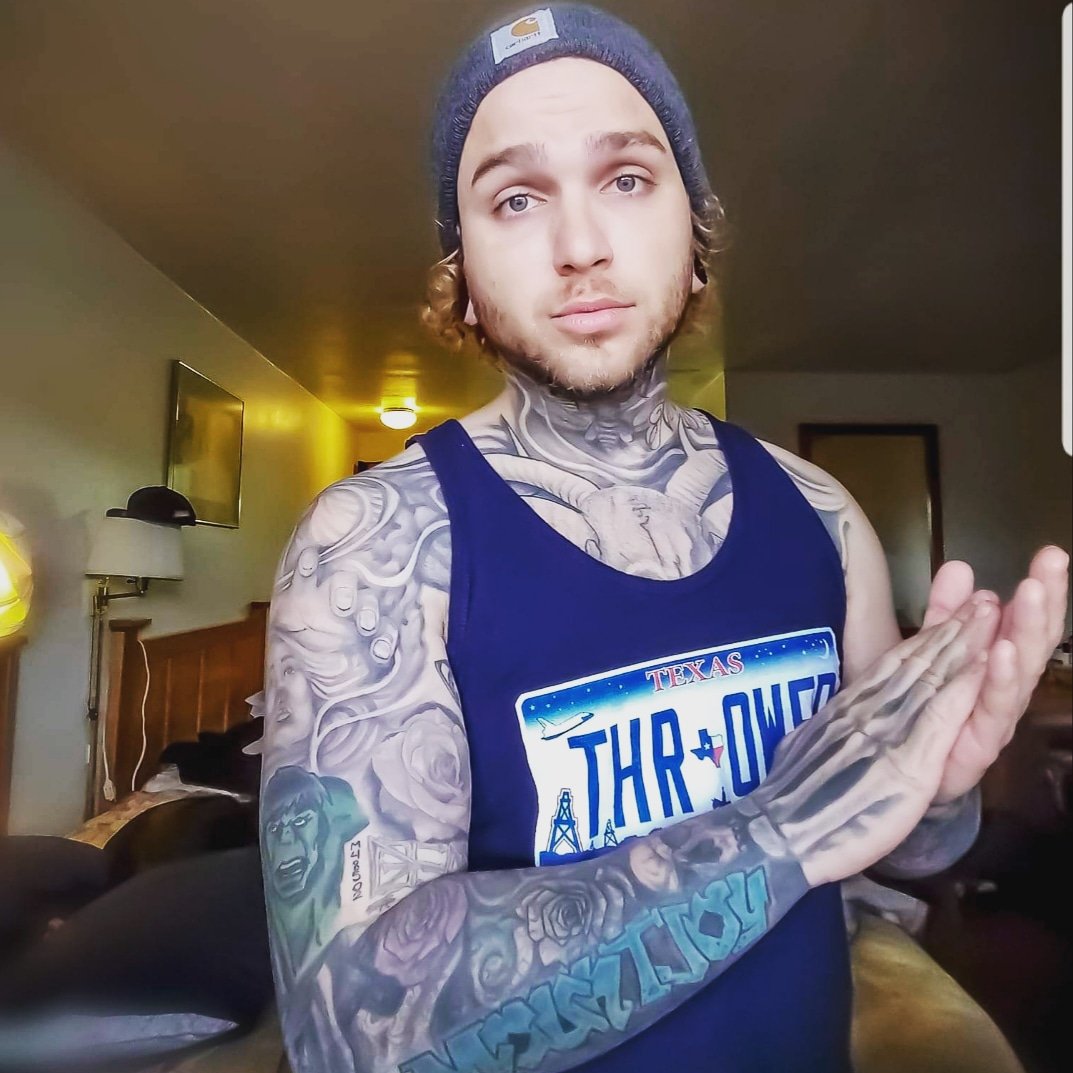 Throwed_Ink's tweet photo. Tank season is in full affect!! Still have a few left in stock. This heat is so damn disrespectful outside🏜 🥵🔥☄ #ThrowedInkClothing #GetThrowedInk #tatted #fashion #mensstyle #StreetStyle https://t.co/vhWPK1o9gH